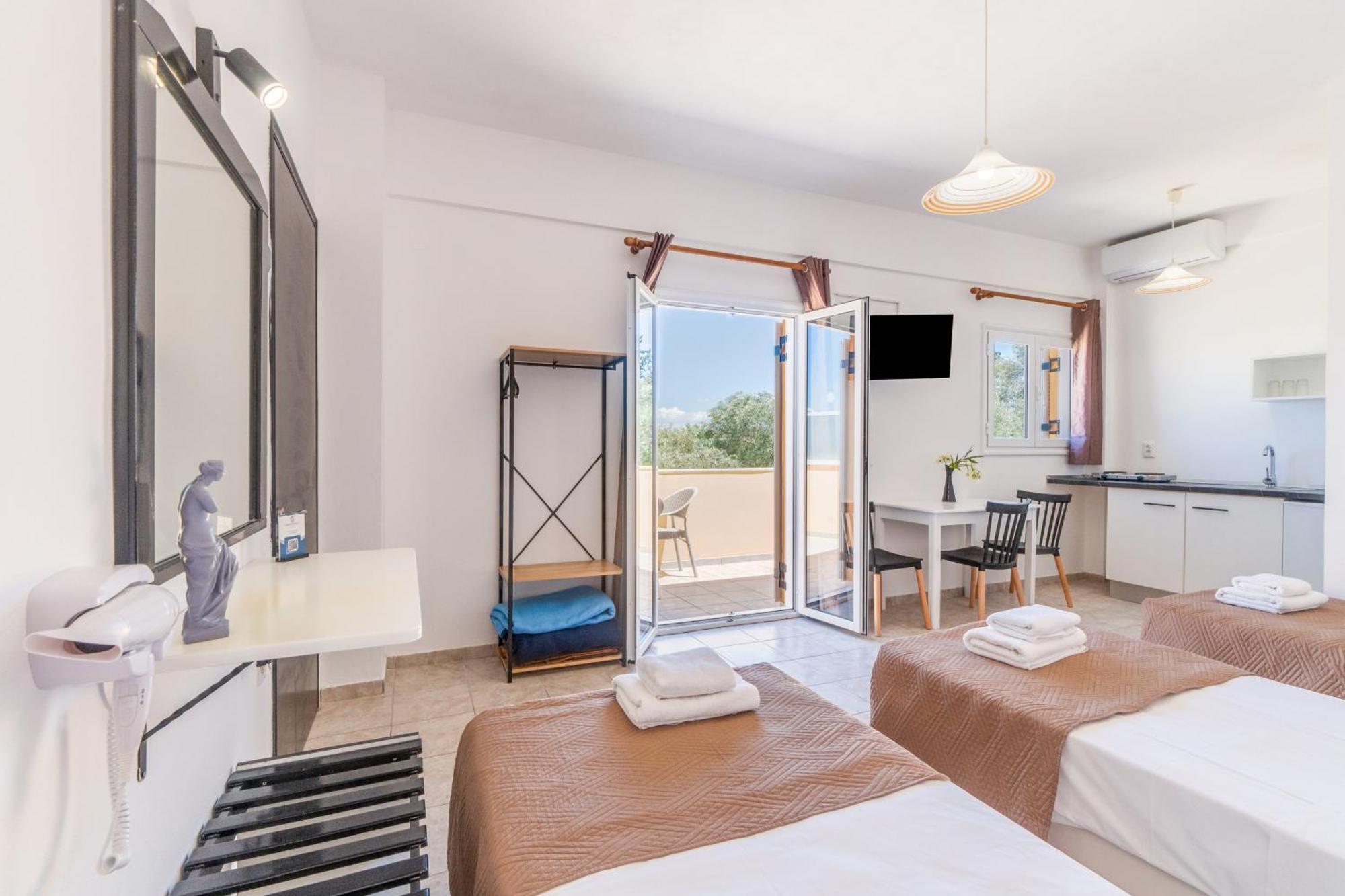 Sandy Beach Complex By Konnect - Annexe Building Kavos Room photo
