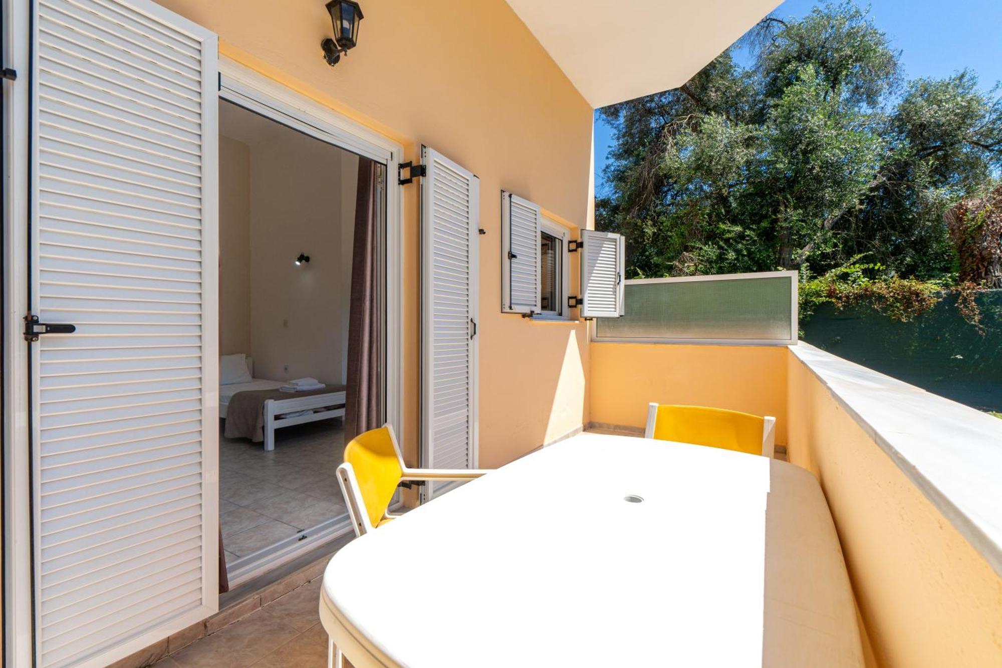 Sandy Beach Complex By Konnect - Annexe Building Kavos Room photo