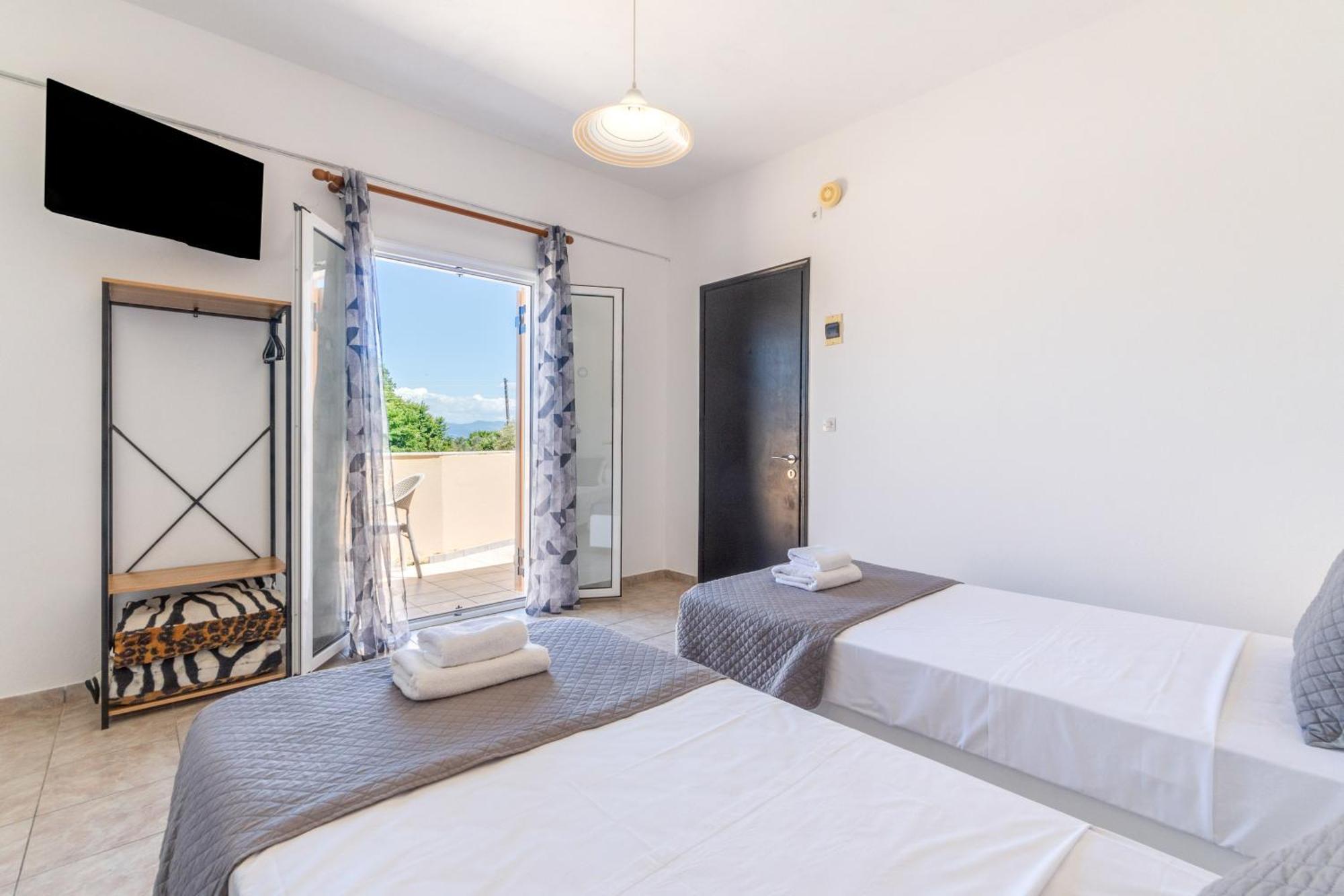 Sandy Beach Complex By Konnect - Annexe Building Kavos Room photo