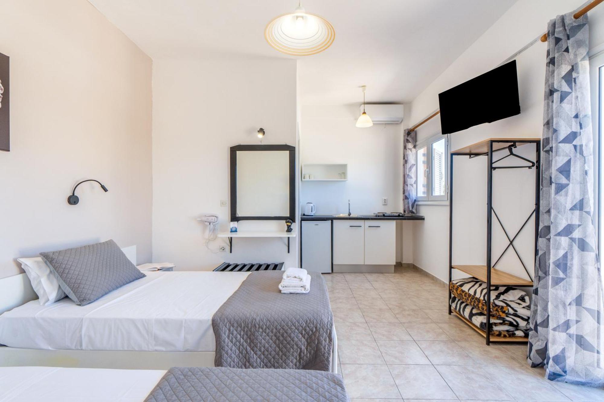 Sandy Beach Complex By Konnect - Annexe Building Kavos Room photo